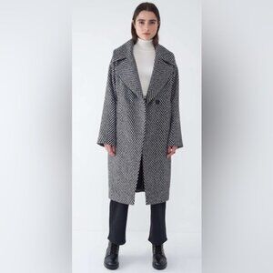 Sosken Jinny Cocoon Herringbone Boucle Coat